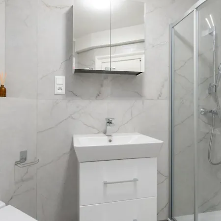 Apartamento Palisady Charm - Stylish High Ceiling, Downtown, Parking *