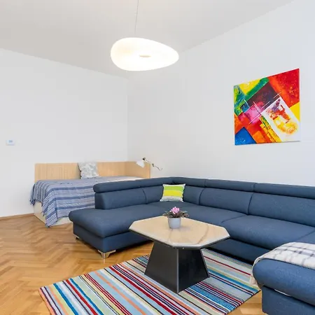 Apartament Palisady Charm - Stylish High Ceiling, Downtown, Parking Bratislava